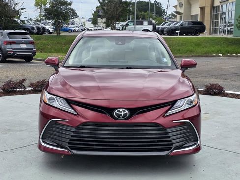 Used 2021 Toyota Camry XLE FWD image 2
