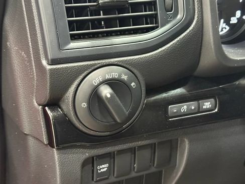 Used 2023 Nissan Titan SV RWD image 22