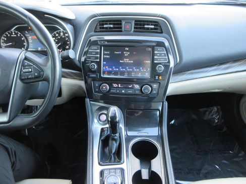 Used 2016 Nissan Maxima Platinum image 39