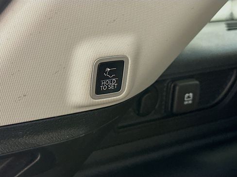 Used 2023 Jeep Grand Cherokee 4WD 4xe w/ Luxury Tech Group II image 32