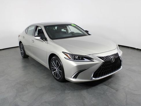 Used 2023 Lexus ES 250 w/ Premium Package image 4