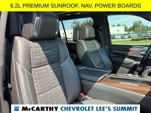 Used 2022 Cadillac Escalade ESV Premium Luxury Platinum AWD/4WD image 31