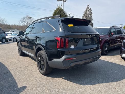 Used 2022 Kia Sorento S w/ Panoramic Sunroof Package image 3