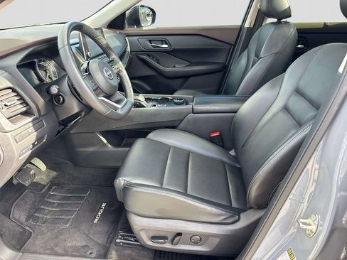 Used 2023 Nissan Rogue SV w/ SV Premium B Package image 7