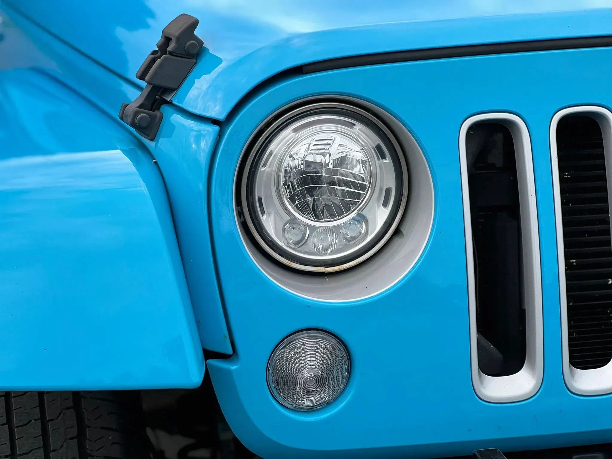 Used 2017 Jeep Wrangler Unlimited Sahara w/ Max Tow Package AWD/4WD image 10