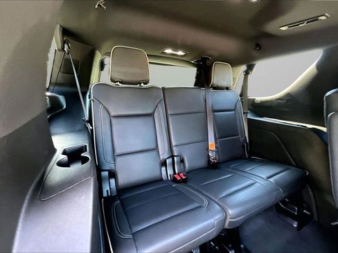 Used 2021 Chevrolet Tahoe Premier w/ Premium Package AWD/4WD image 25