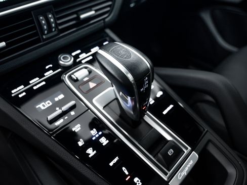 Certified 2023 Porsche Cayenne S Platinum image 18