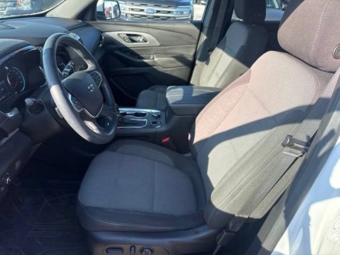 Used 2023 Chevrolet Traverse LT FWD image 11