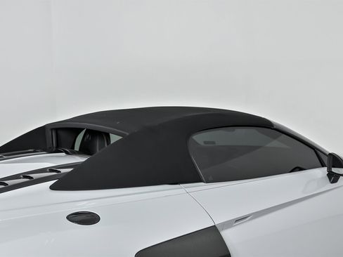 Used 2018 Audi R8 V10 plus image 17