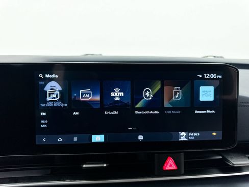 Certified 2025 Kia Carnival EX FWD image 25