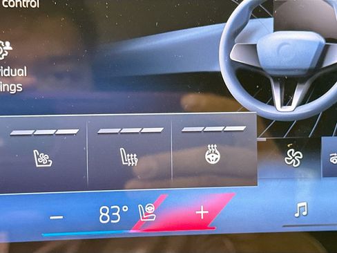 New 2026 BMW iX xDrive60 w/ M Sport Package image 21