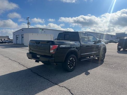 Used 2021 Nissan Titan PRO-4X w/ Pro-4x Convenience Package image 3
