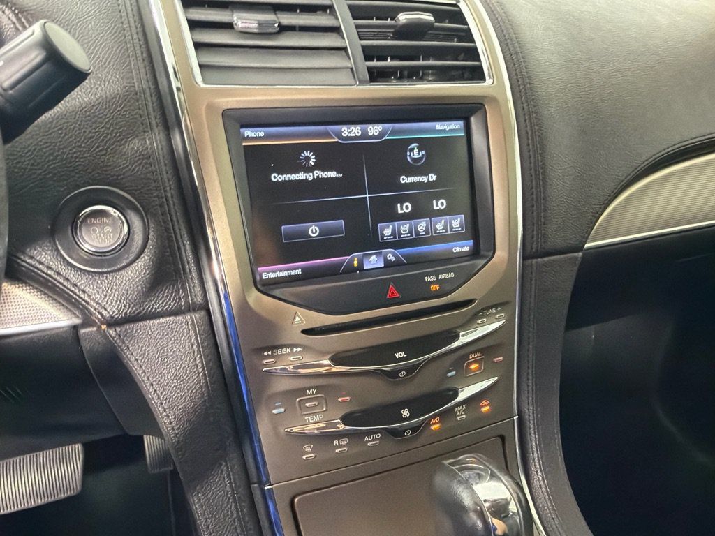 Used 2013 Lincoln MKX AWD image 16