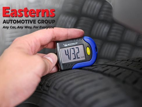 Used 2023 Jeep Grand Cherokee L Laredo AWD/4WD image 28