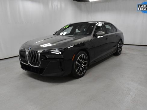 Used 2024 BMW 760i xDrive w/ Executive Package image 2
