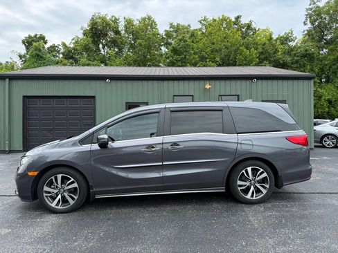 Used 2023 Honda Odyssey Touring image 3