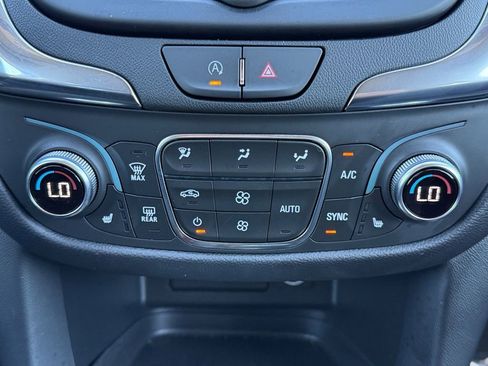 Used 2023 Chevrolet Equinox LT FWD image 16