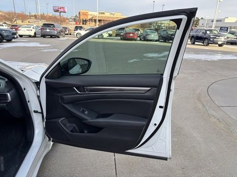 Used 2022 Honda Accord Sport image 22