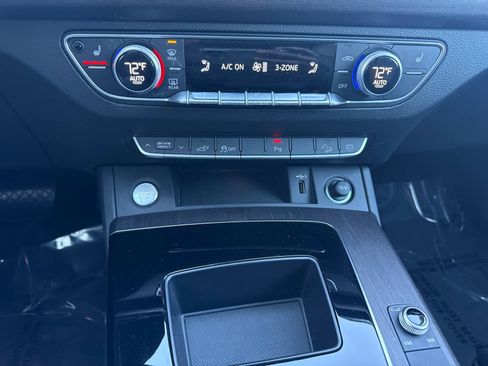 Used 2024 Audi Q5 e Premium image 18