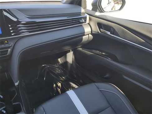 Certified 2025 Toyota Camry SE w/ Convenience Package image 16