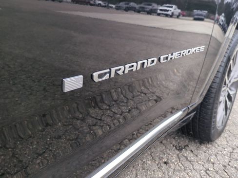 Used 2021 Jeep Grand Cherokee L Summit image 35