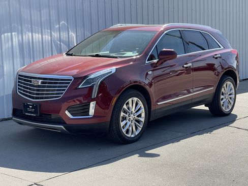 Used 2017 Cadillac XT5 Platinum w/ Driver Assist Package image 1