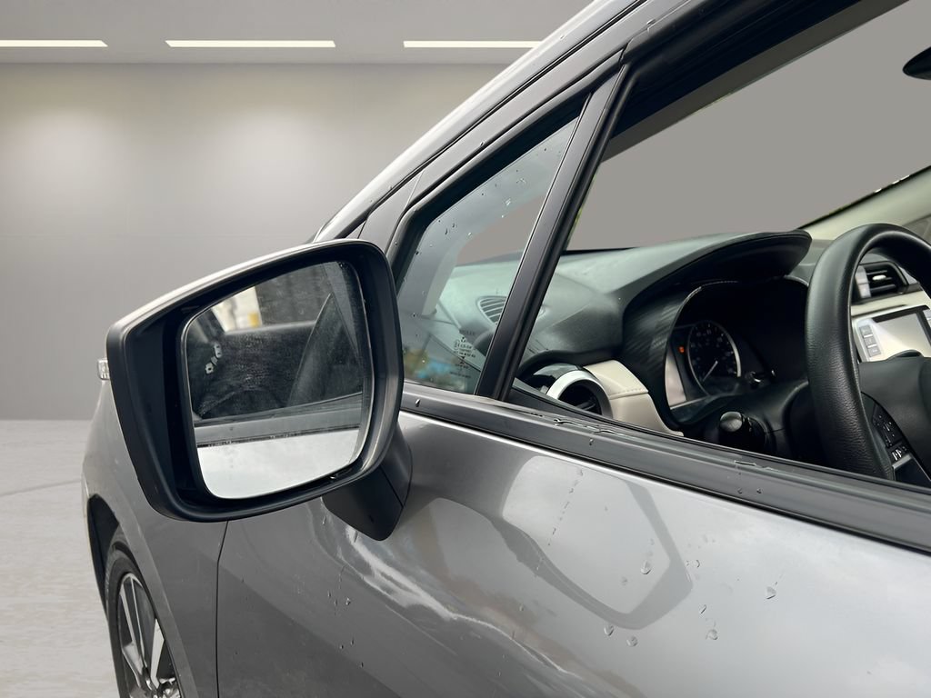 Used 2021 Nissan Versa SV FWD image 33