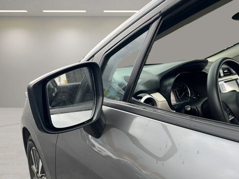 Used 2021 Nissan Versa SV FWD image 33