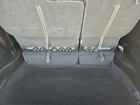 Used 2025 Chrysler Pacifica Limited image 37