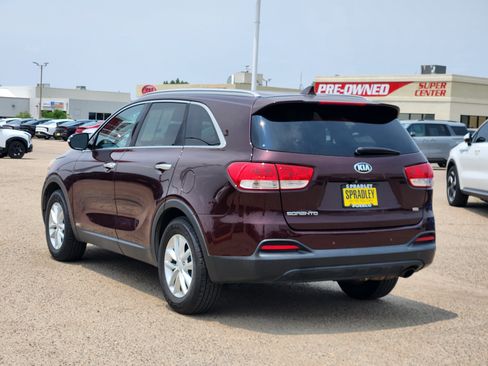 Used 2017 Kia Sorento AWD w/ LX Convenience Package image 3