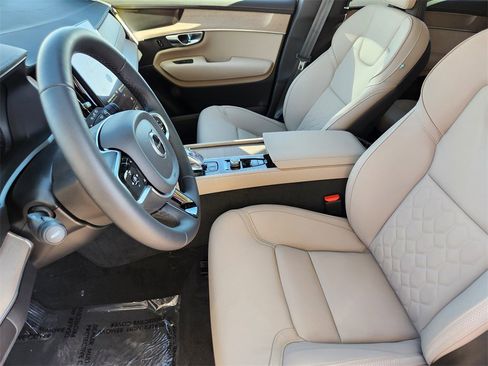 New 2026 Volvo XC90 B6 Plus w/ Protection Package image 6