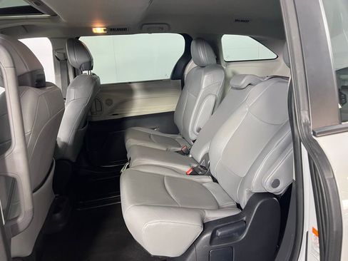 Used 2023 Toyota Sienna XLE image 24