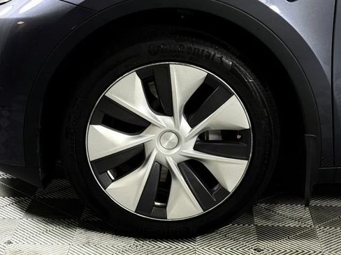 Used 2023 Tesla Model Y Long Range AWD/4WD image 10