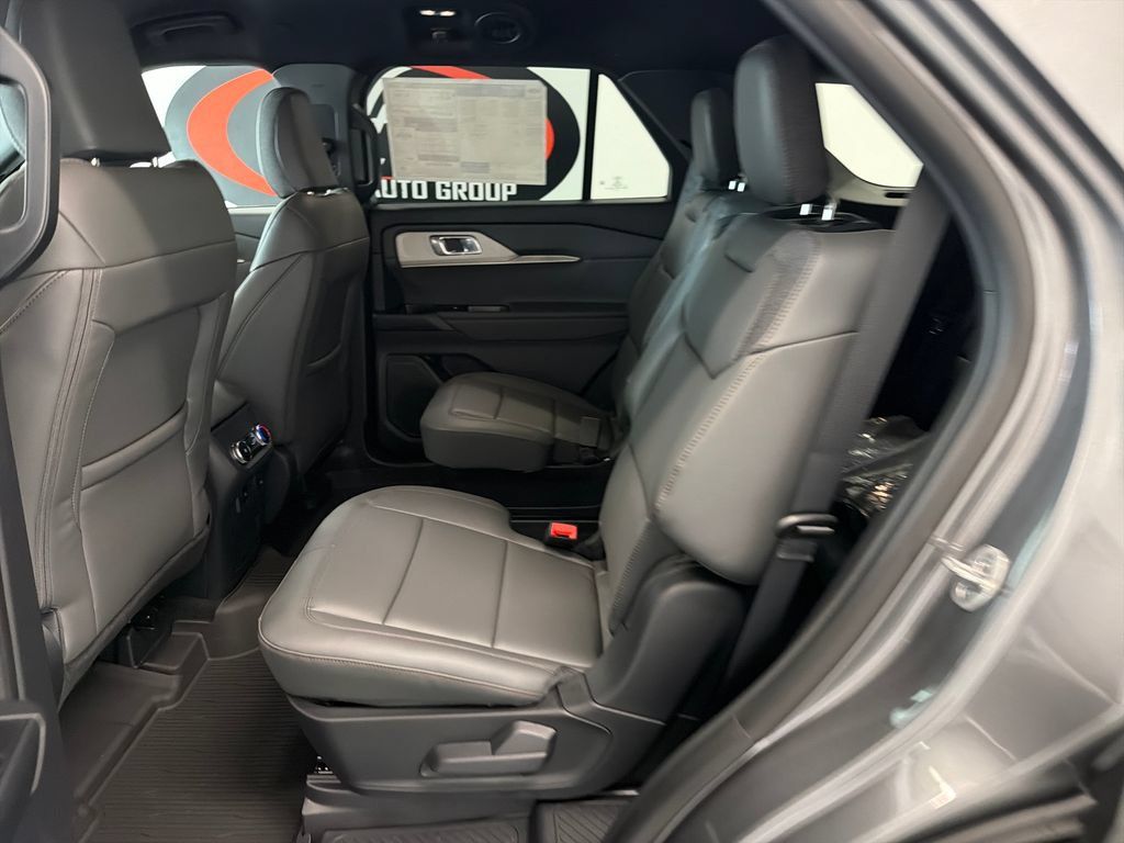 New 2027 Ford Explorer Active w/ Active Comfort Package RWD image 16