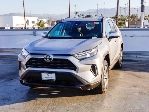 Used 2023 Toyota RAV4 XLE AWD/4WD image 4