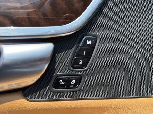 Used 2018 Volvo S90 T5 Momentum w/ Convenience Package image 22