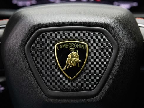 Used 2021 Lamborghini Urus AWD/4WD image 49