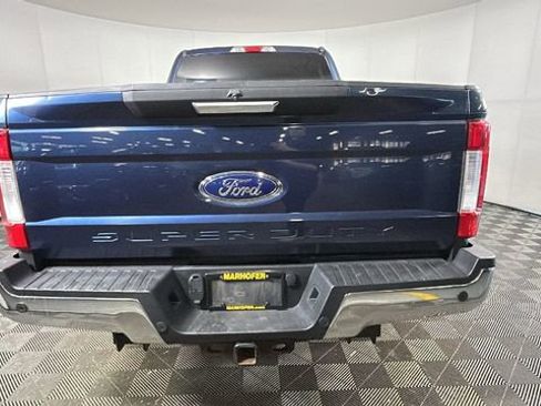 Used 2017 Ford F250 XLT w/ XLT Premium Package AWD/4WD image 4