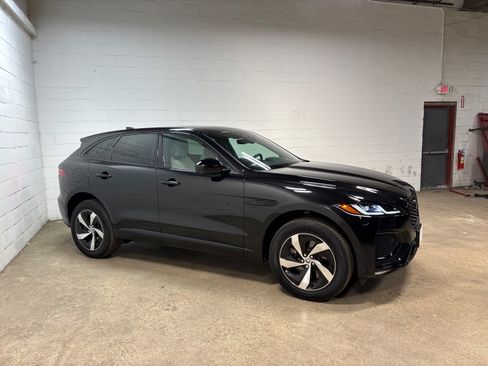Used 2026 Jaguar F-PACE R-Dynamic S AWD/4WD image 5