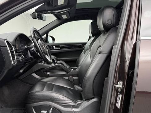 Used 2019 Porsche Cayenne AWD/4WD image 14
