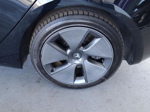 Used 2023 Tesla Model 3 Standard Range image 39