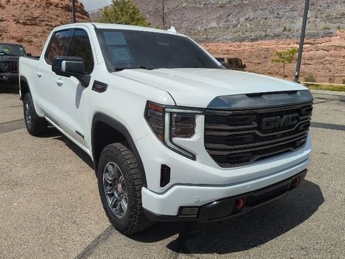 Used 2024 GMC Sierra 1500 AT4 w/ Technology Package AWD/4WD image 3