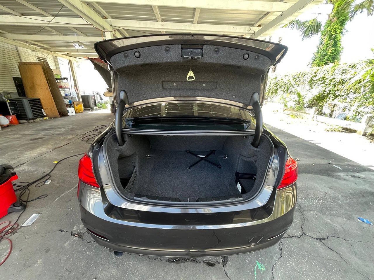 Used 2018 BMW 320i Sedan RWD image 7