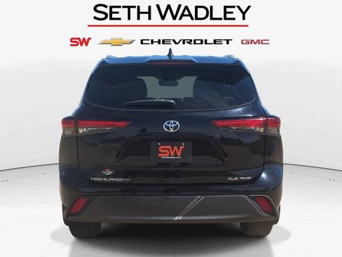 Used 2022 Toyota Highlander XLE image 7