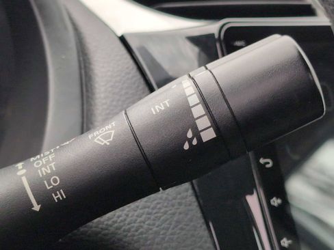 Used 2015 Nissan Sentra S image 25