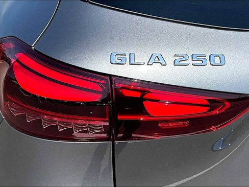 New 2026 Mercedes-Benz GLA 250 image 14