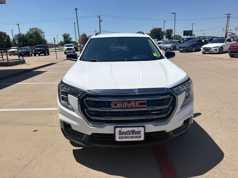 Used 2023 GMC Terrain AT4 AWD/4WD image 2