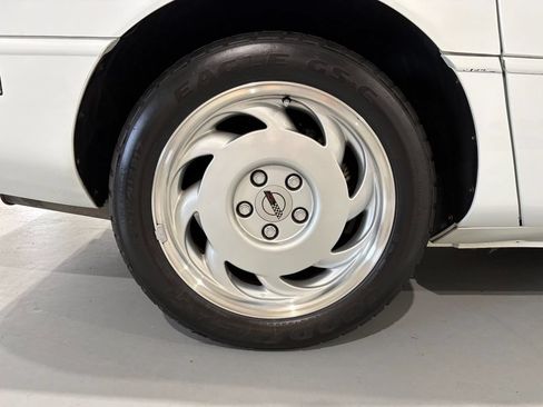Used 1991 Chevrolet Corvette Convertible RWD image 41
