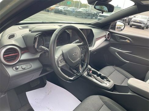 Used 2024 Chevrolet Trax RS image 10