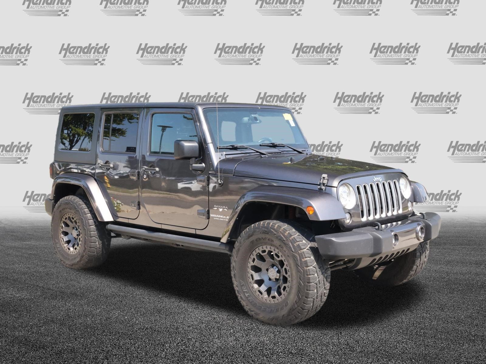 Used 2017 Jeep Wrangler Unlimited Sahara w/ Connectivity Group AWD/4WD image 2